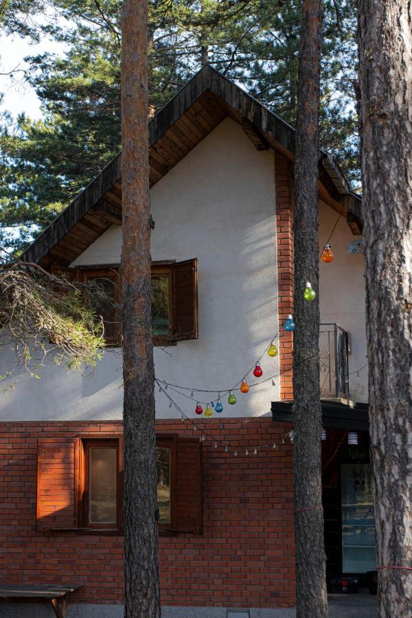 Rustic Home Tara Kaludjerske Bare Exterior photo