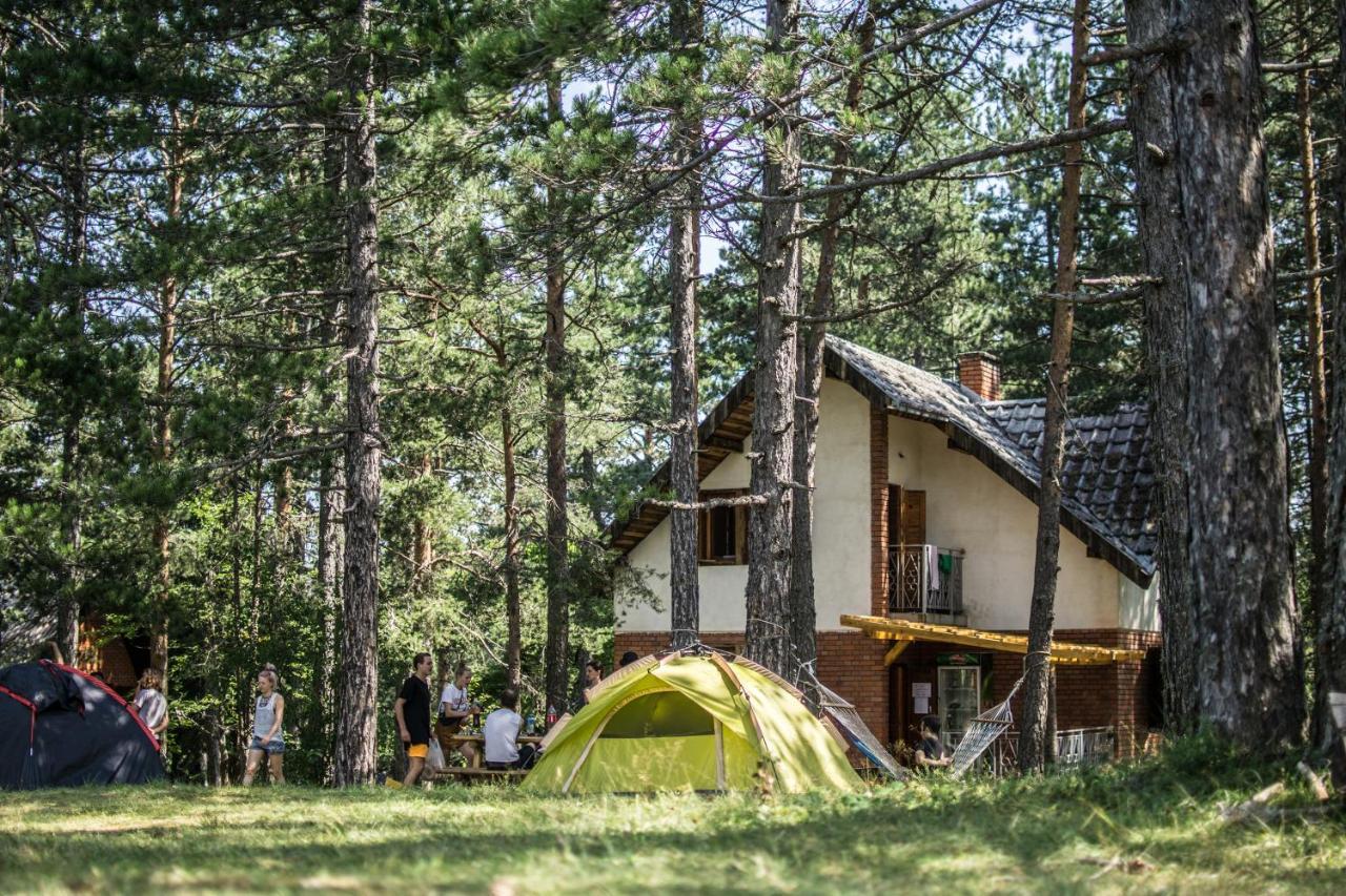 Rustic Home Tara Kaludjerske Bare Exterior photo